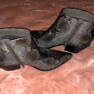 11M Studded & Pointed Snakeskin Ankle Boots From Charles By Charles David
